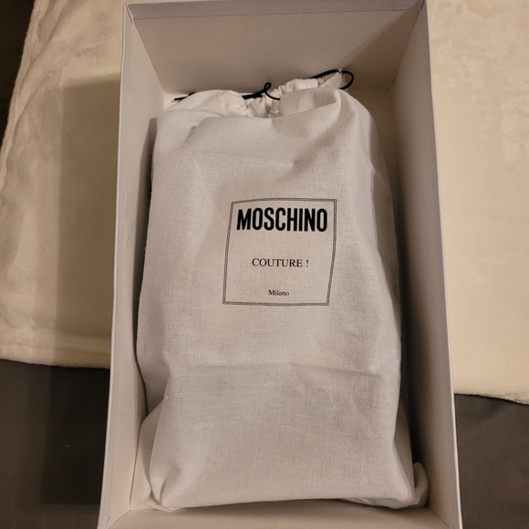 Moschino White and Black Sandals with Gold Accents - Picture 6 of 8